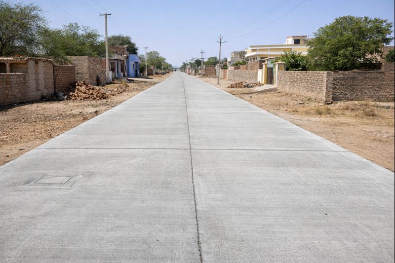 गुसाईसर गांव में सीमेंट सड़क निर्माण कार्य पूर्ण, ग्रामीणों में खुशी की लहर